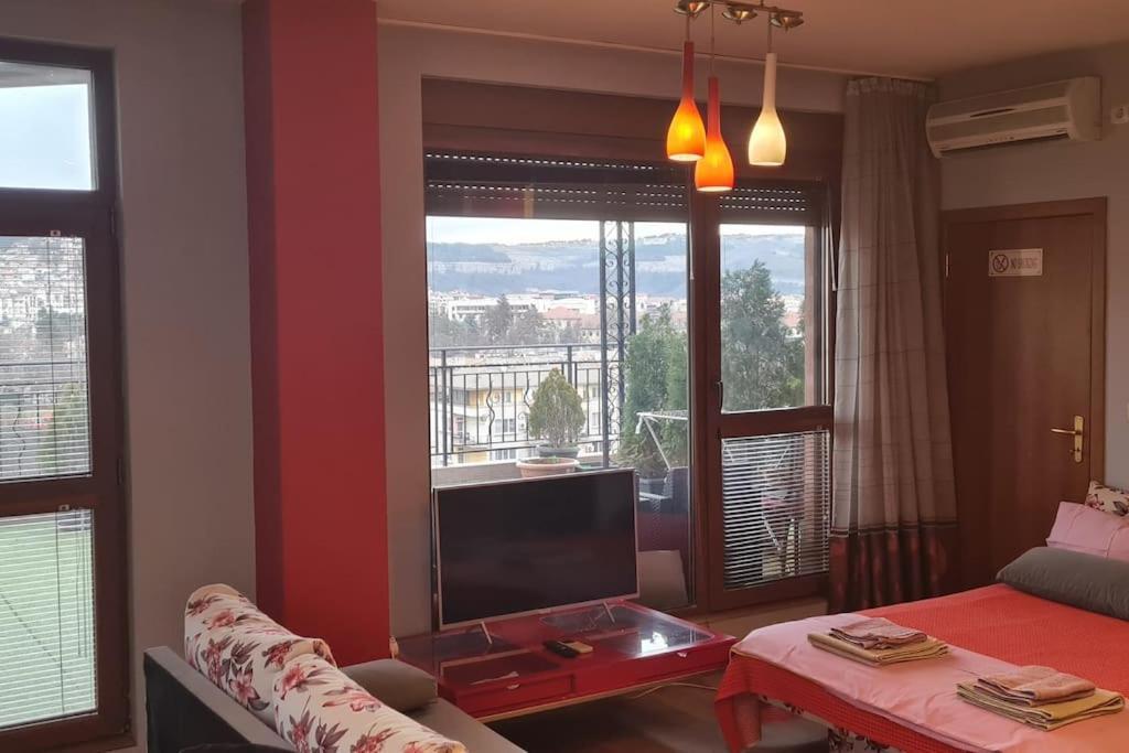 Unique Studio- Great Balcony And View! Parking Possibility! Veliko Tarnovo Exterior foto