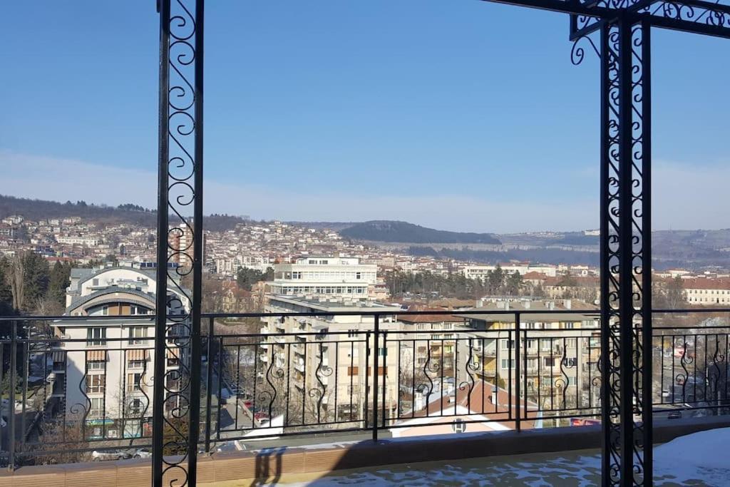 Unique Studio- Great Balcony And View! Parking Possibility! Veliko Tarnovo Exterior foto