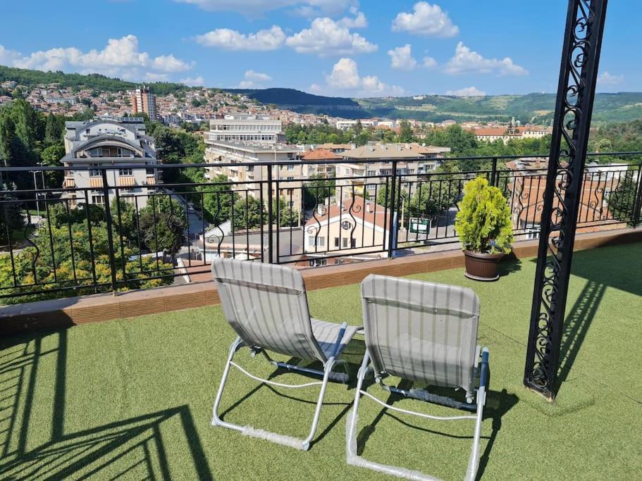Unique Studio- Great Balcony And View! Parking Possibility! Veliko Tarnovo Exterior foto