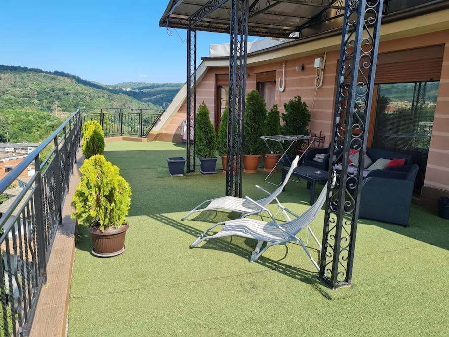 Unique Studio- Great Balcony And View! Parking Possibility! Veliko Tarnovo Exterior foto