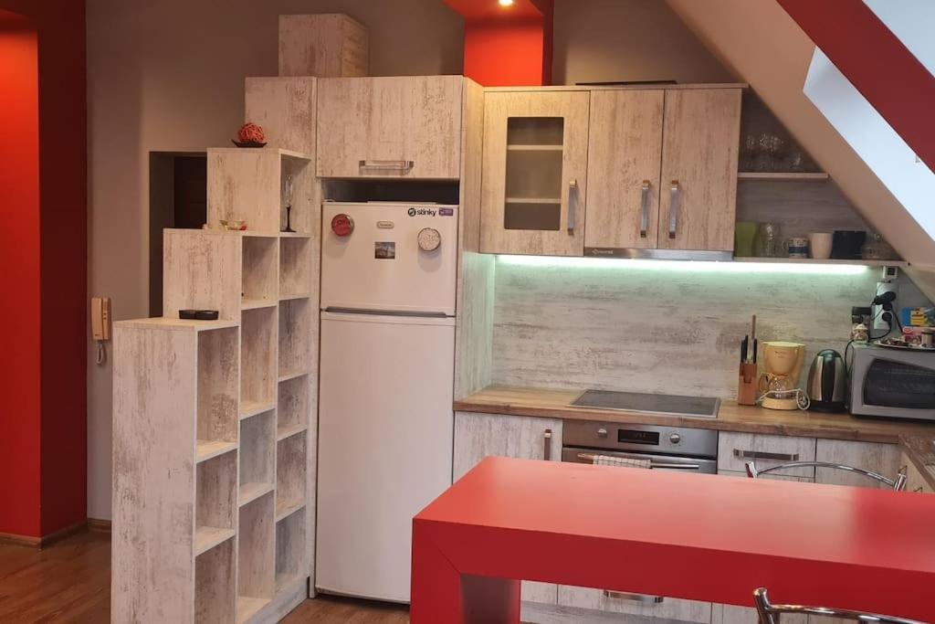 Unique Studio- Great Balcony And View! Parking Possibility! Veliko Tarnovo Exterior foto
