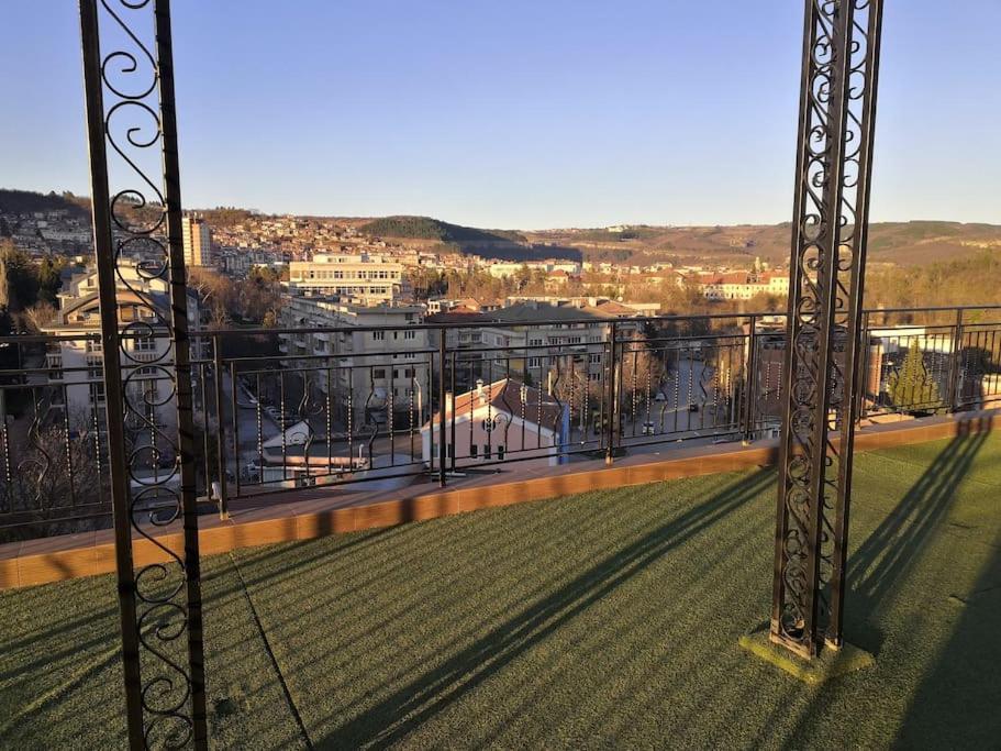 Unique Studio- Great Balcony And View! Parking Possibility! Veliko Tarnovo Exterior foto